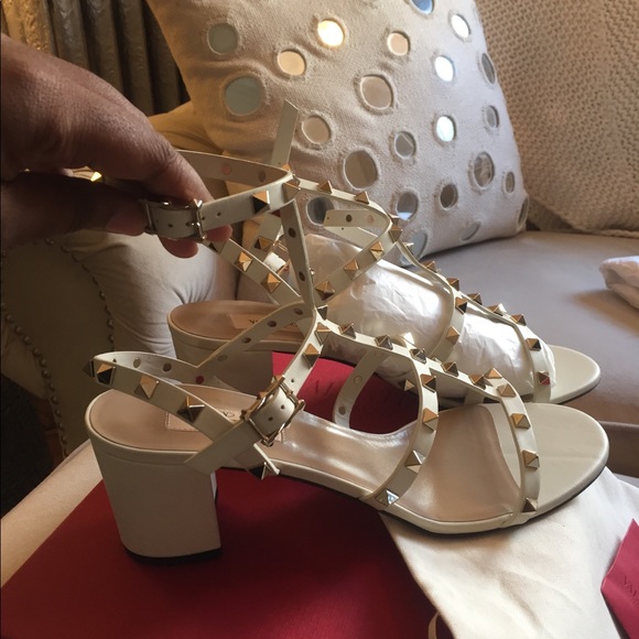 SOLD Valentino Rockstud City Heel Sandal in Cream - Picture 3 of 8